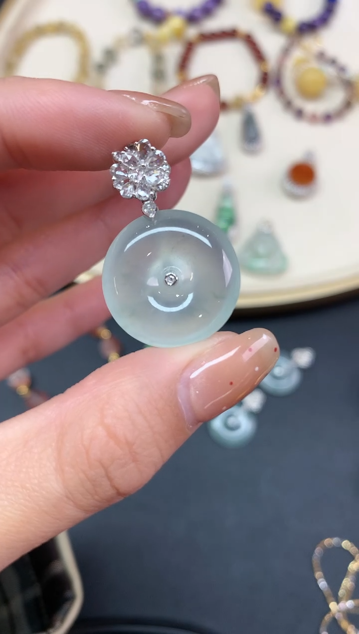 【闪购商品】翡翠吊坠(不含链)18K金镶嵌吊坠A471|13800