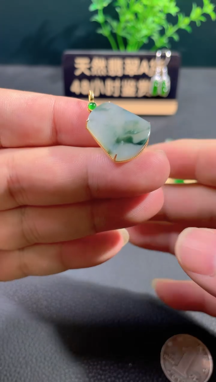 【闪购商品】翡翠颈饰18K金镶嵌翡翠