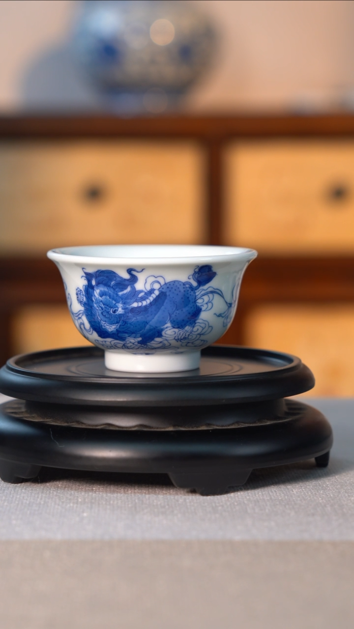 【闪购商品】杯青花狮子绣球被
