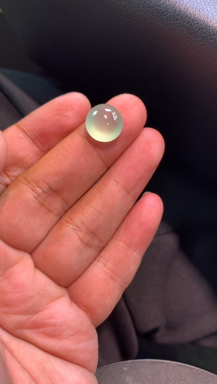 【闪购商品】翡翠颈饰未镶嵌蛋面