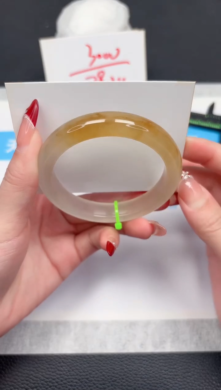 【闪购商品】石英质玉手镯未镶嵌46-58.6