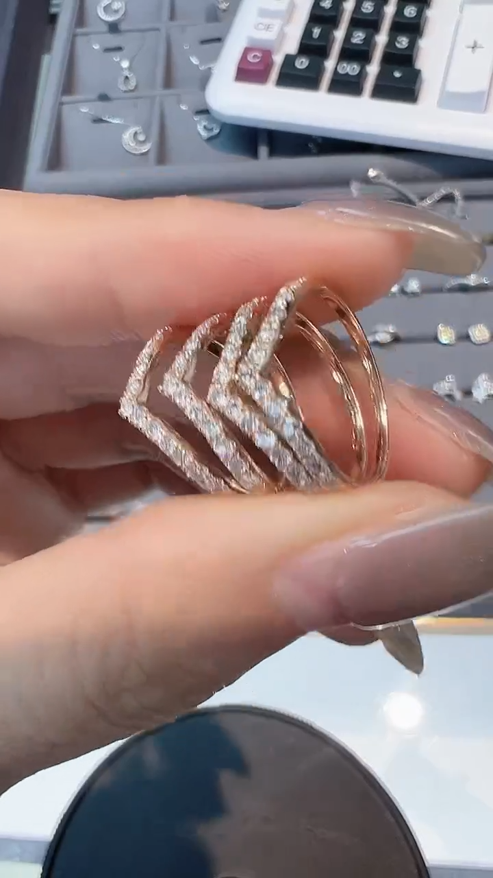 【闪购商品】钻石戒指/指环18K金镶嵌多样性发一