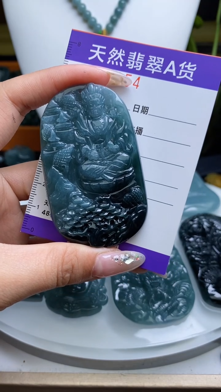 【闪购商品】翡翠颈饰未镶嵌         