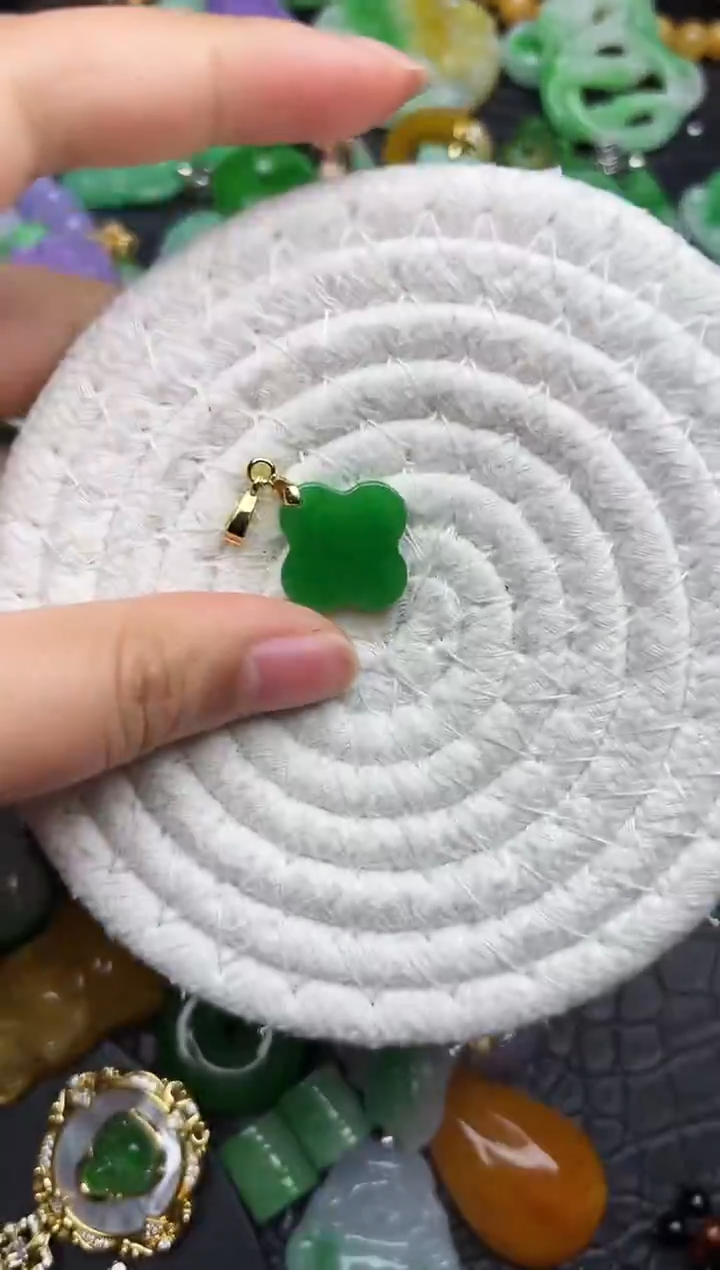 颈饰未镶嵌翡翠缅甸翡翠吊坠