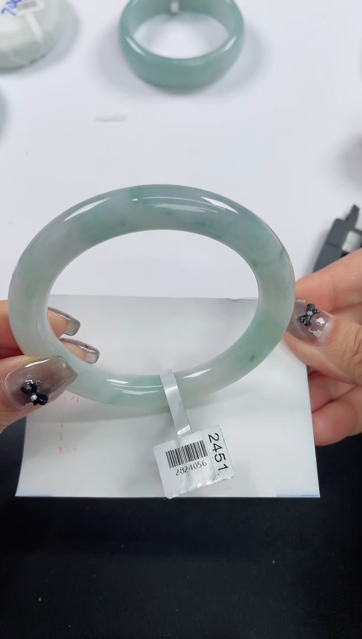 未镶嵌手镯翡翠基地发货H8979