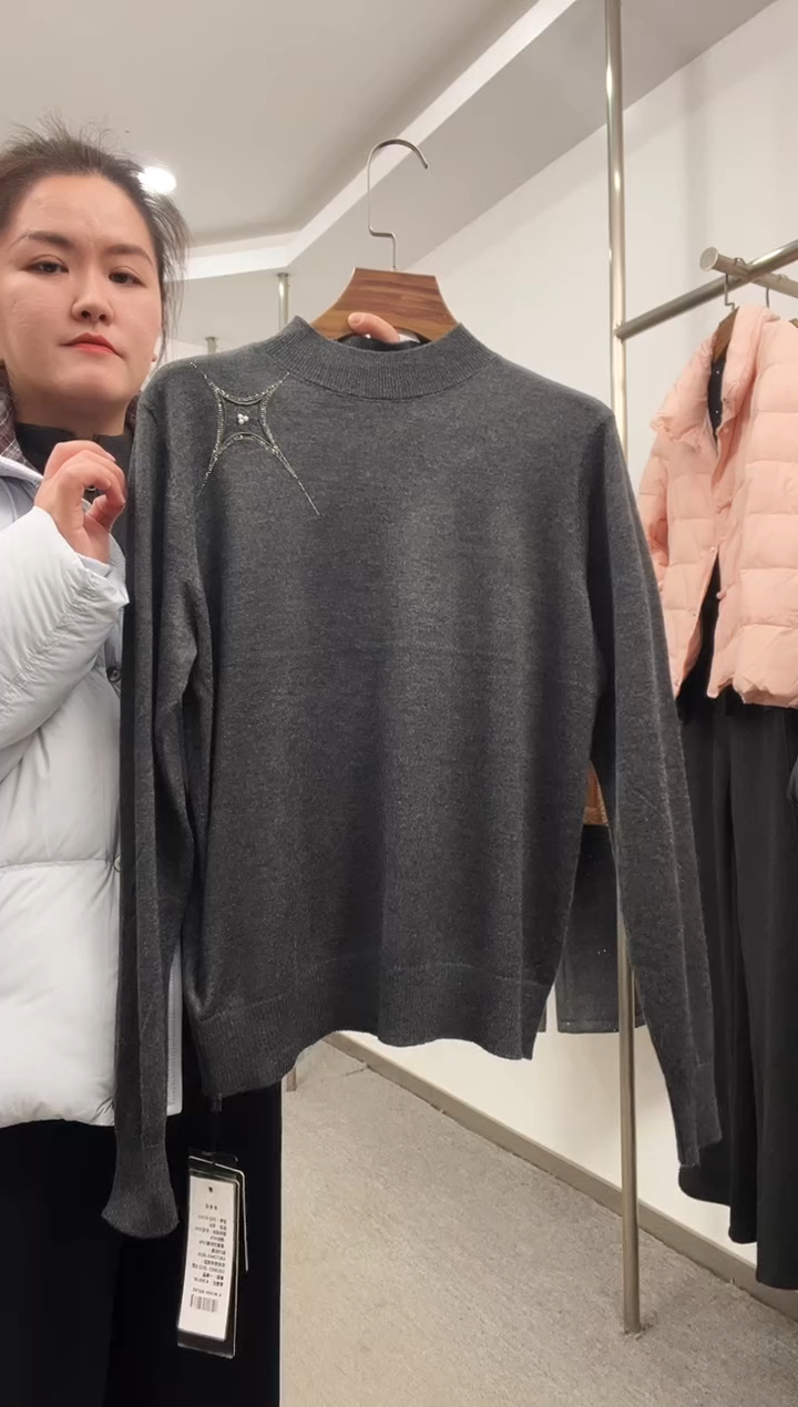 25Q91902灰色长袖羊毛衫