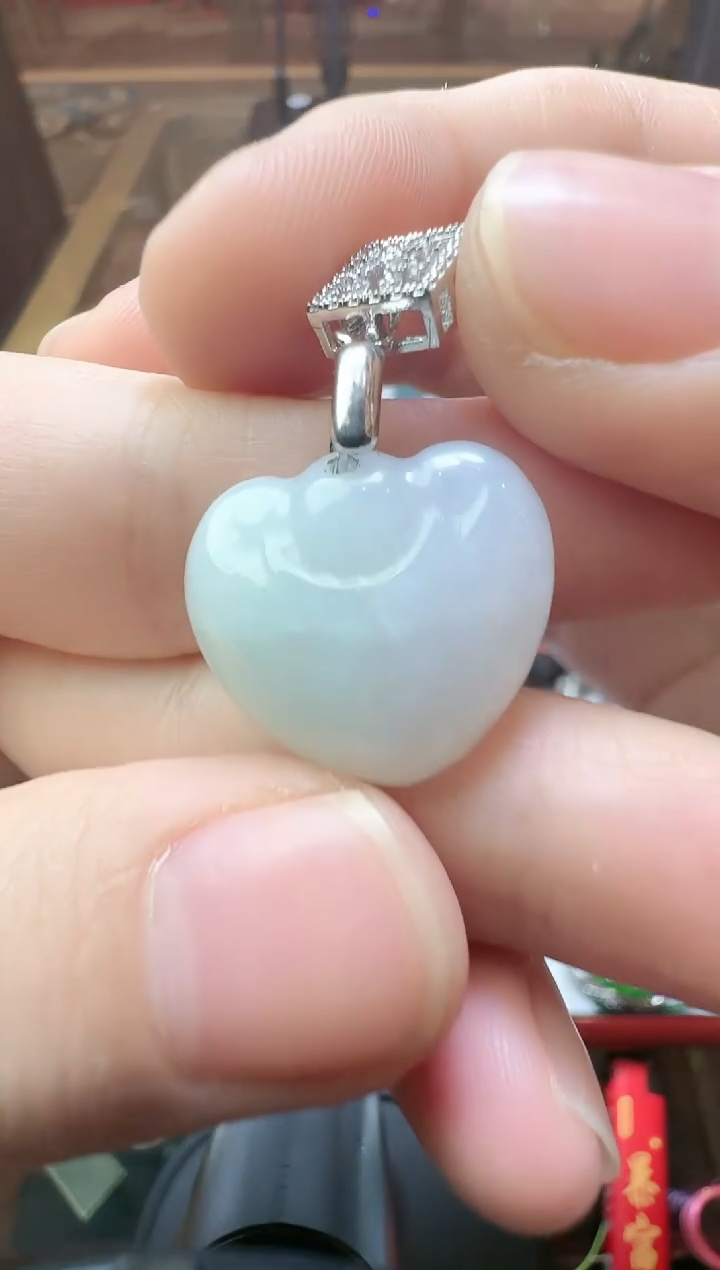 【闪购商品】翡翠吊坠(不含链)未镶嵌翡翠