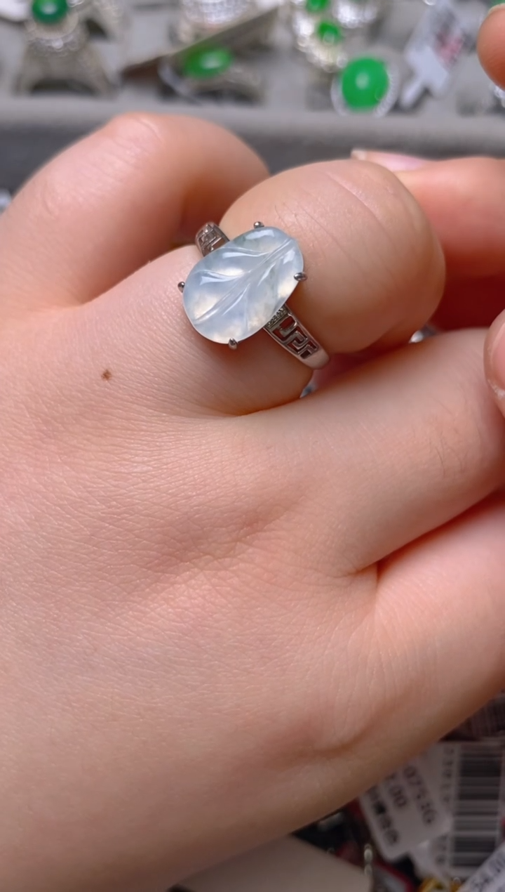 银S925镶嵌戒指翡翠百内无证书