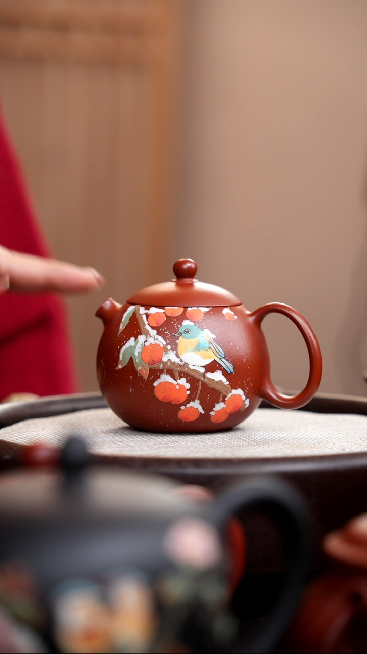 【闪购商品】紫砂茶壶朱泥河豚西施泥绘雪景