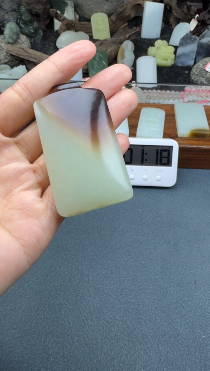 和田玉未镶嵌颈饰开心