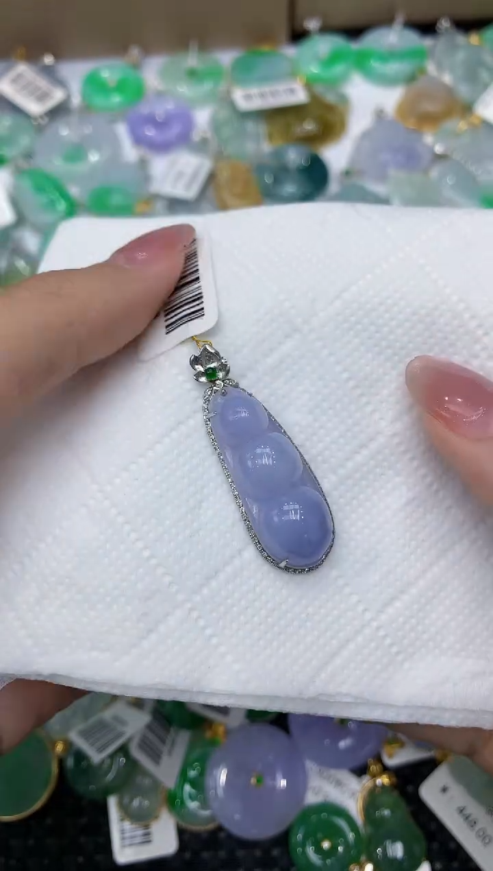 翡翠18K金镶嵌颈饰111111111