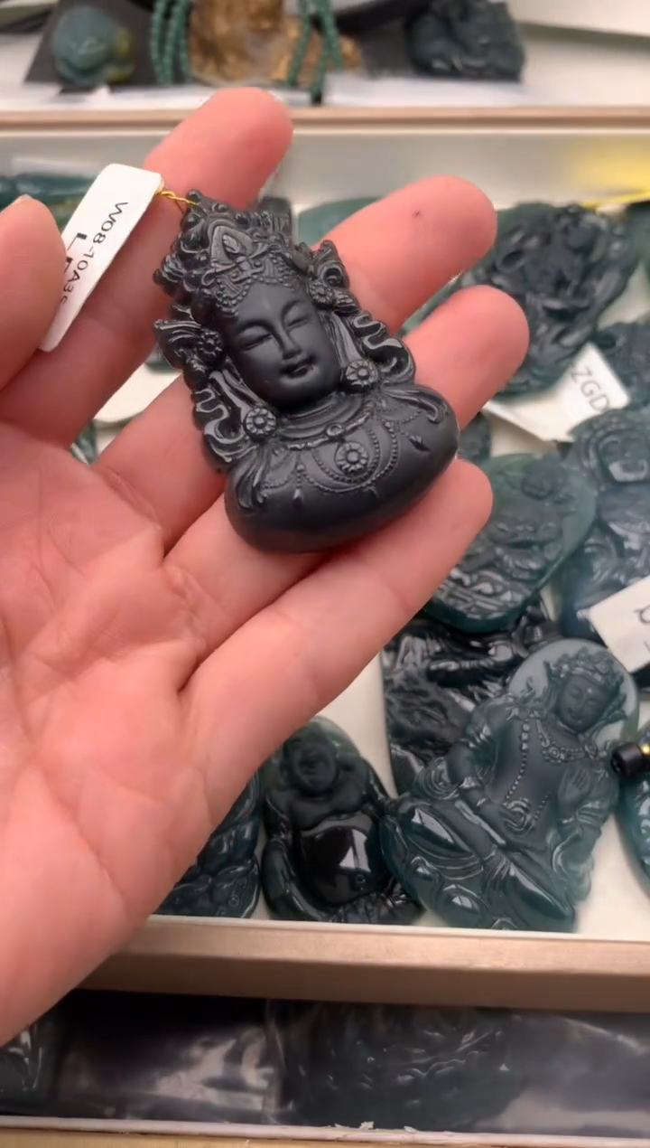 【闪购商品】翡翠颈饰未镶嵌观音