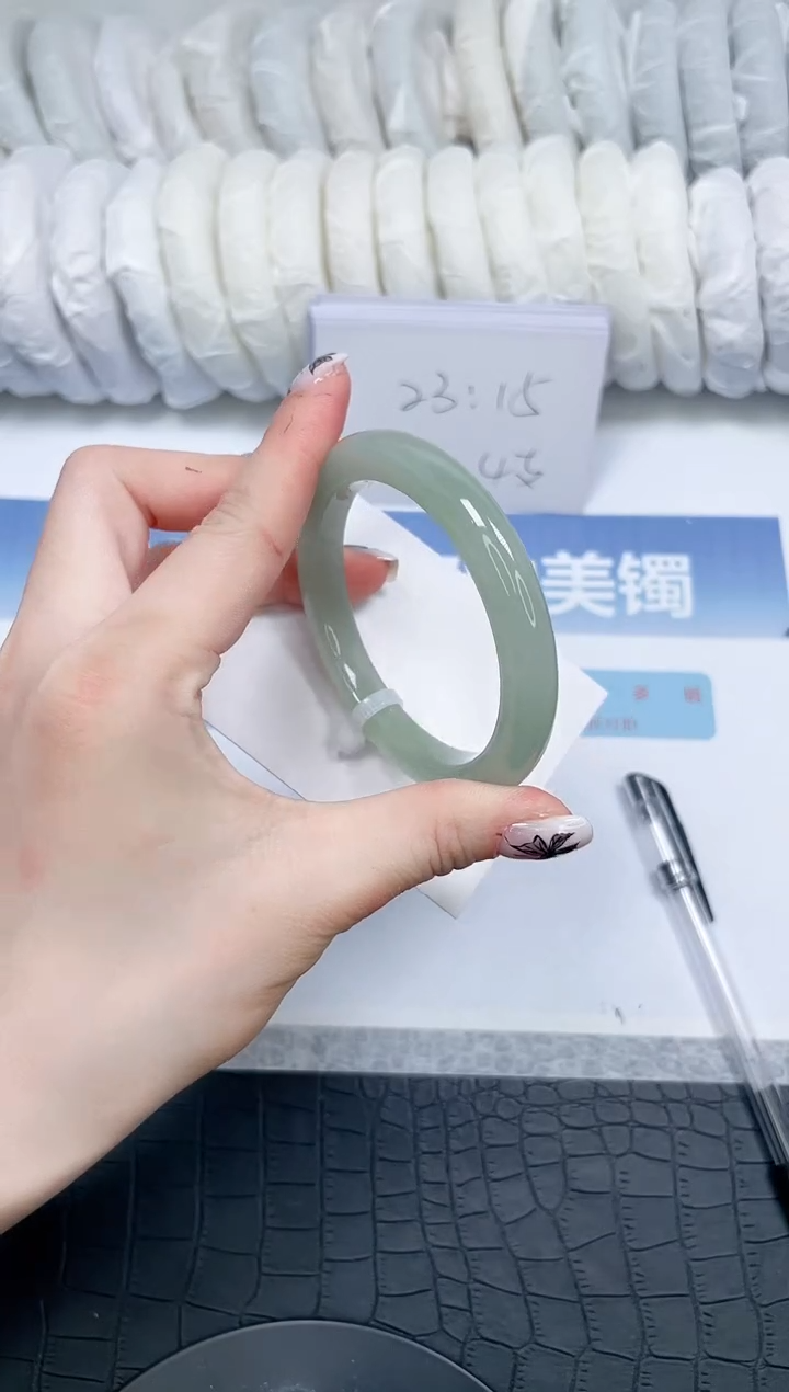 【闪购商品】石英质玉手镯未镶嵌337-54.8