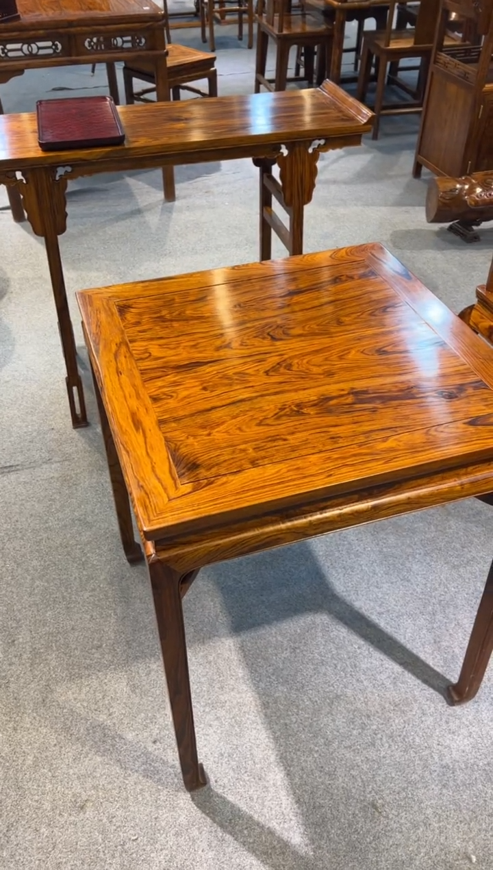 【闪购商品】花梨木类木艺62尺寸方桌一个