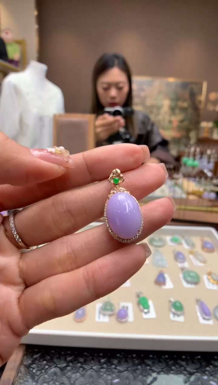 【闪购商品】翡翠颈饰18K金镶嵌蛋面吊坠