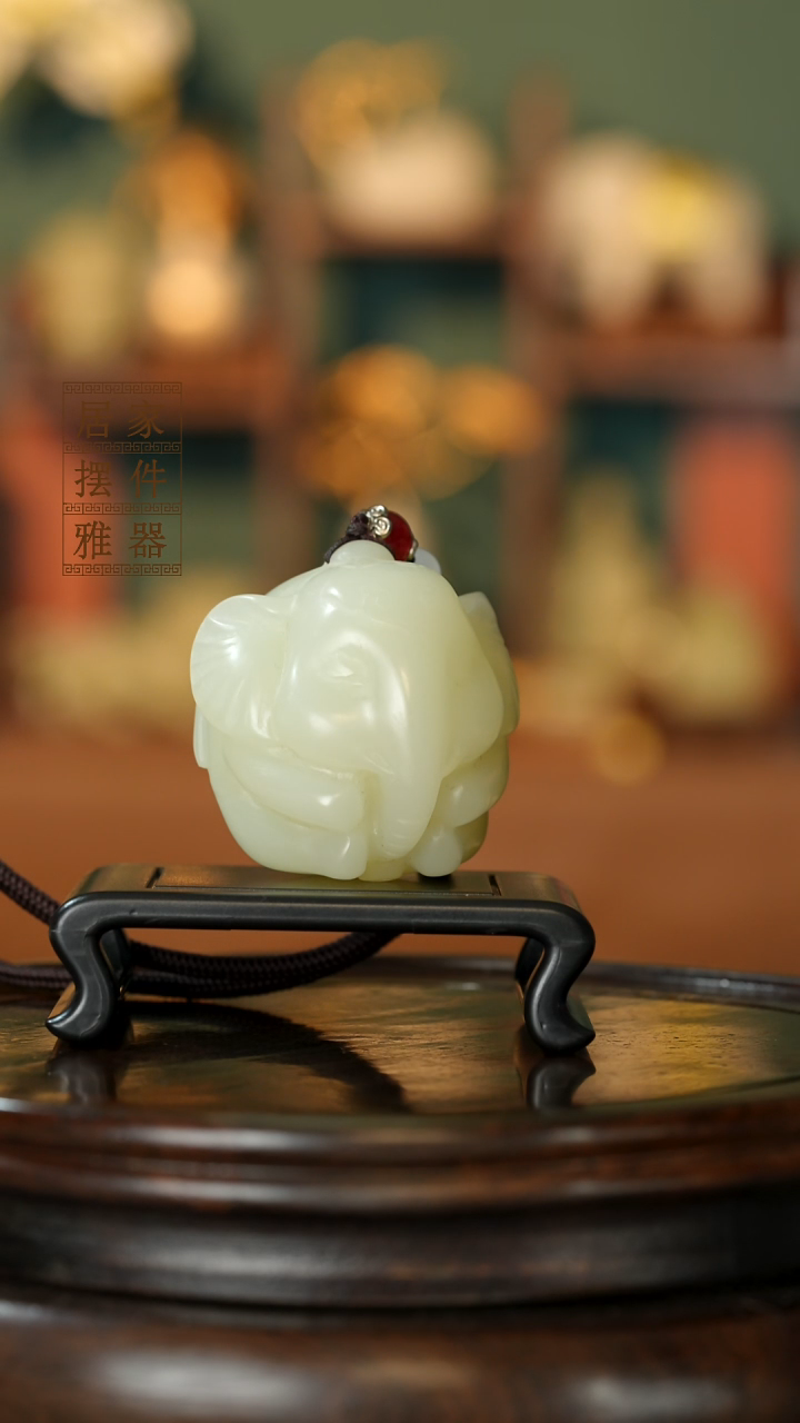 玉《手握吉象》摆件