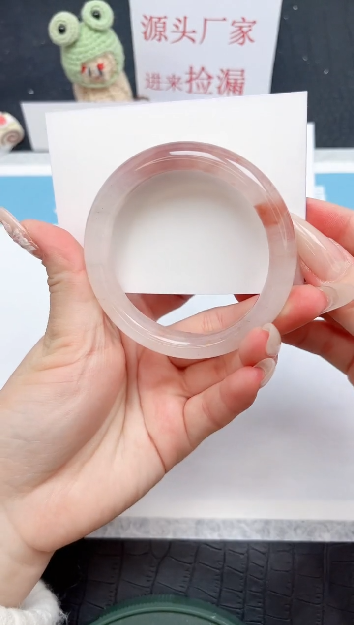 【闪购商品】石英质玉手镯未镶嵌106-56.3