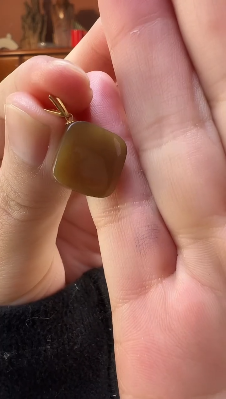 【闪购商品】和田玉（糖玉）吊坠(不含链)18K金镶嵌糖玉