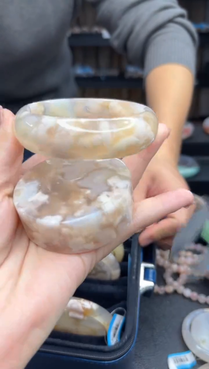 【闪购商品】石英质玉手镯未镶嵌21（62圈赠送镯心）