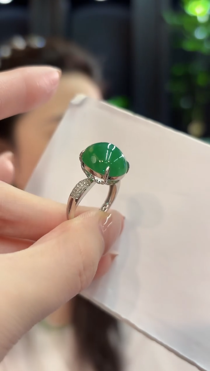 18K金镶嵌戒指翡翠 缅甸A货/支持复检/一件