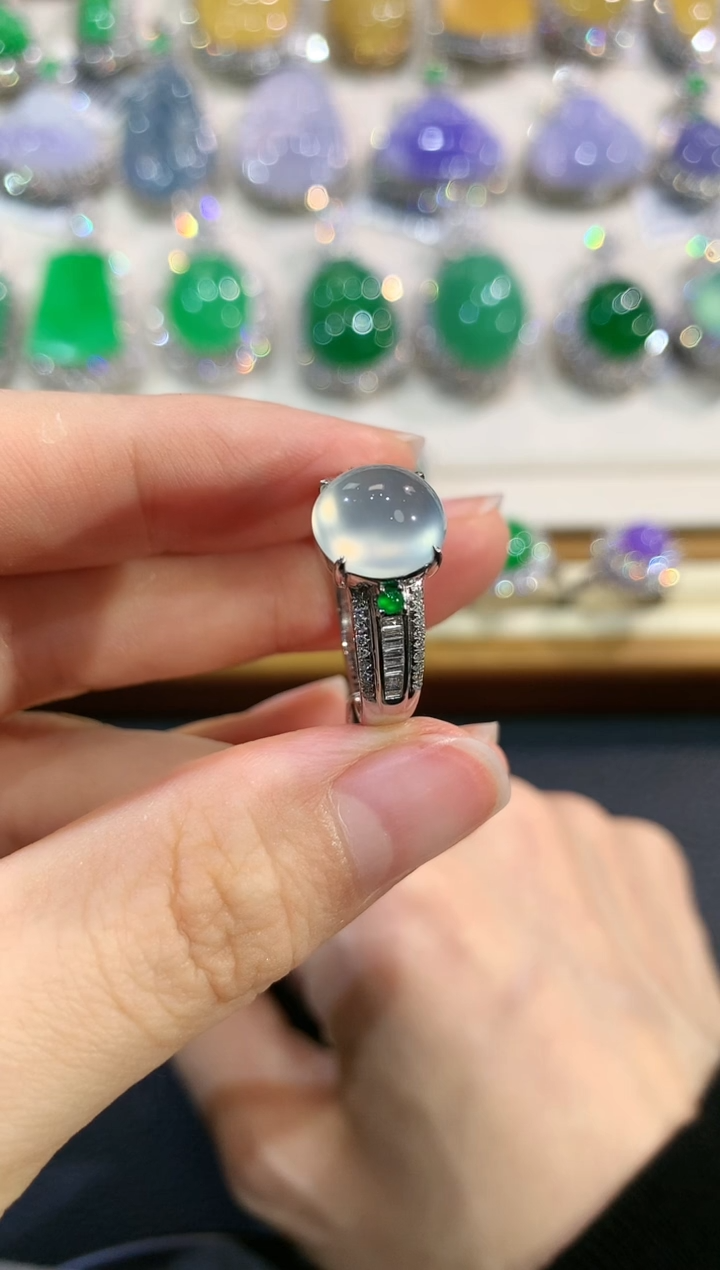 【闪购商品】翡翠戒指18K金镶嵌e15