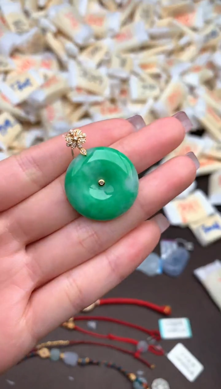 【闪购商品】翡翠颈饰18K金镶嵌 —