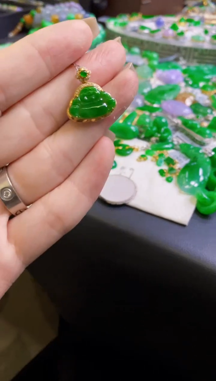 【闪购商品】定制翡翠18K金镶嵌吊坠