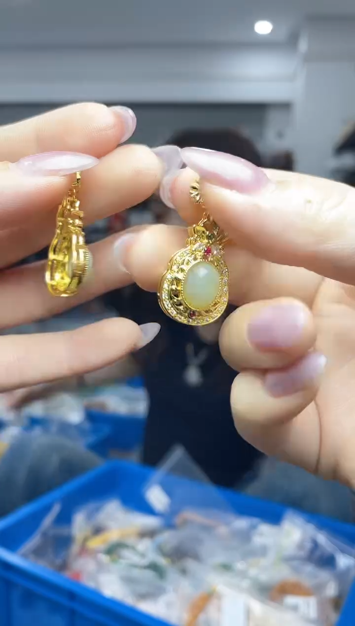 和田玉未镶嵌颈饰（多样性发一件）