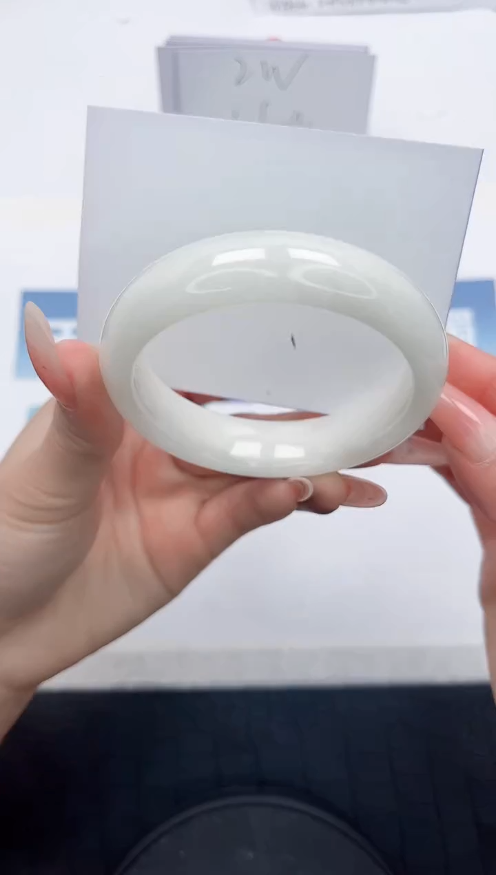 【闪购商品】和田玉手镯未镶嵌D273-56