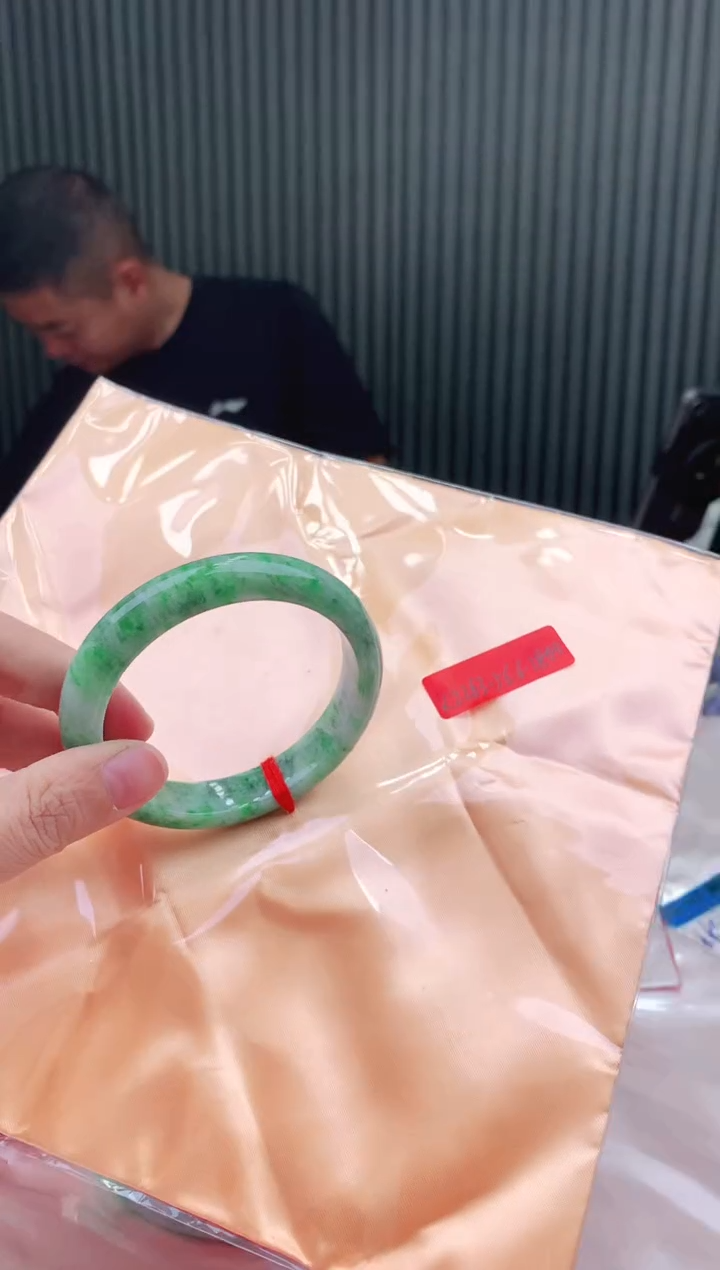 未镶嵌手镯翡翠56+