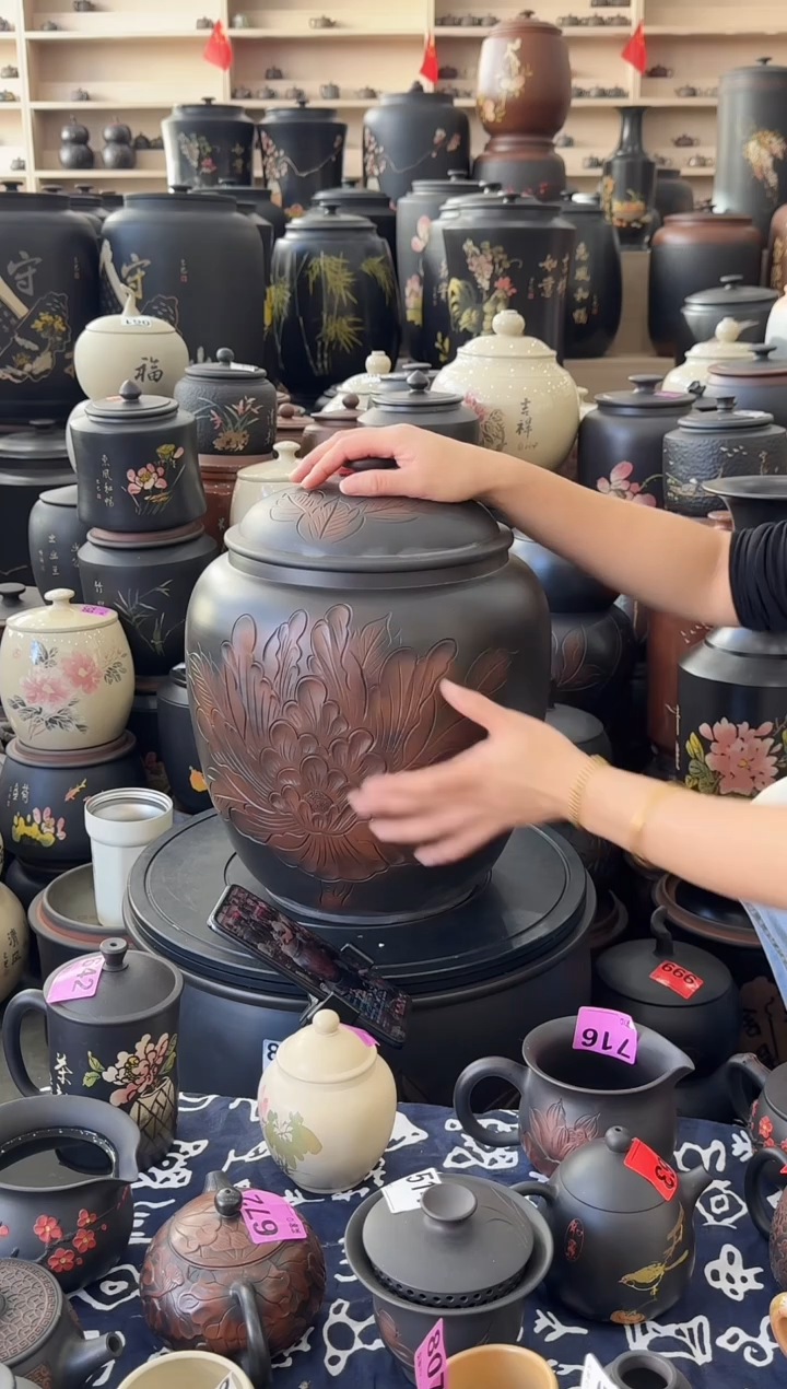 罐瑕疵茶缸高35cm浮雕牡丹  982