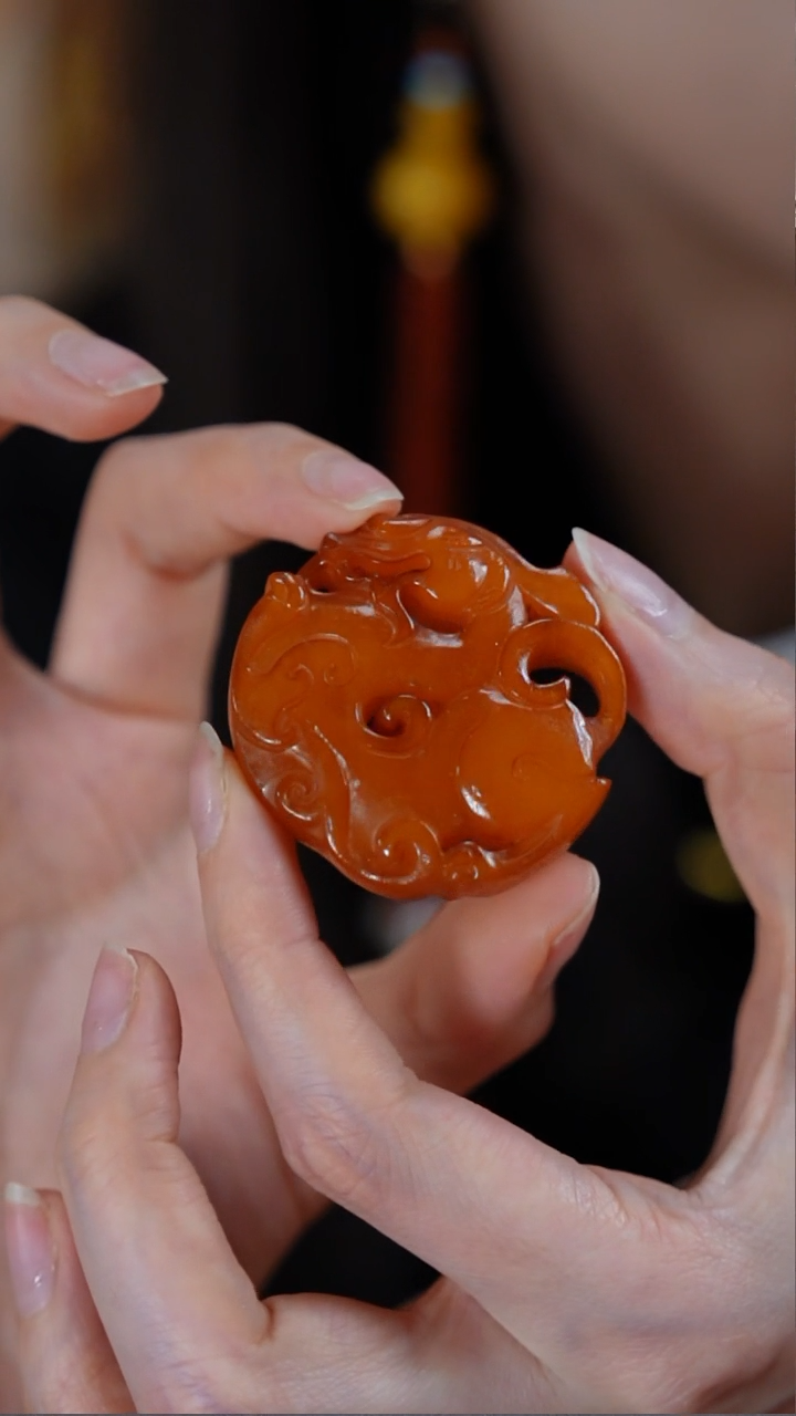 【闪购商品】蜜蜡颈饰未镶嵌汉传老蜡雕刻件-仿古貔貅