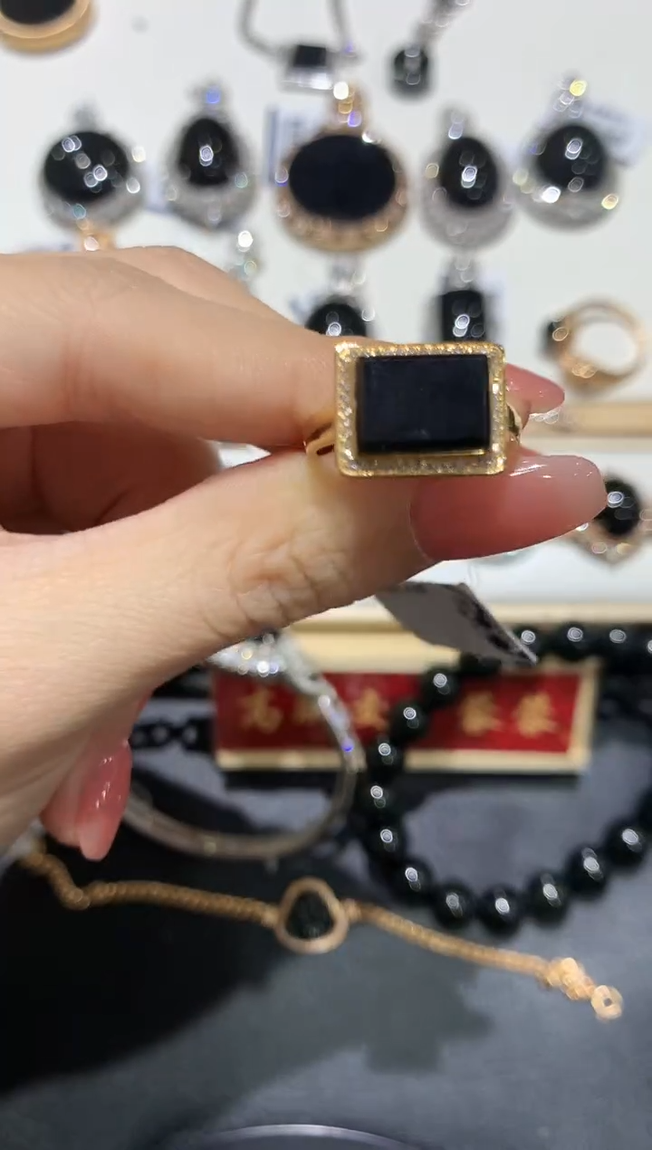 【闪购商品】翡翠吊坠(不含链)18K金镶嵌团购1