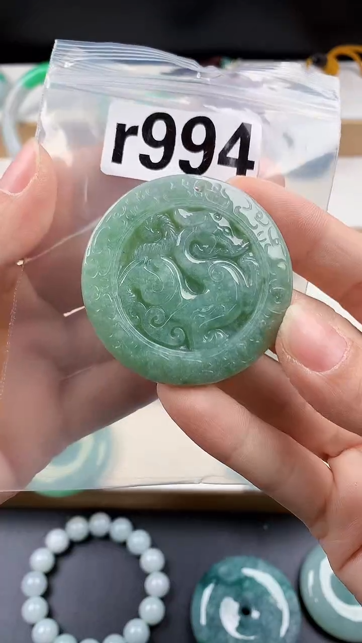 颈饰未镶嵌翡翠天然翡翠吊坠挂件
