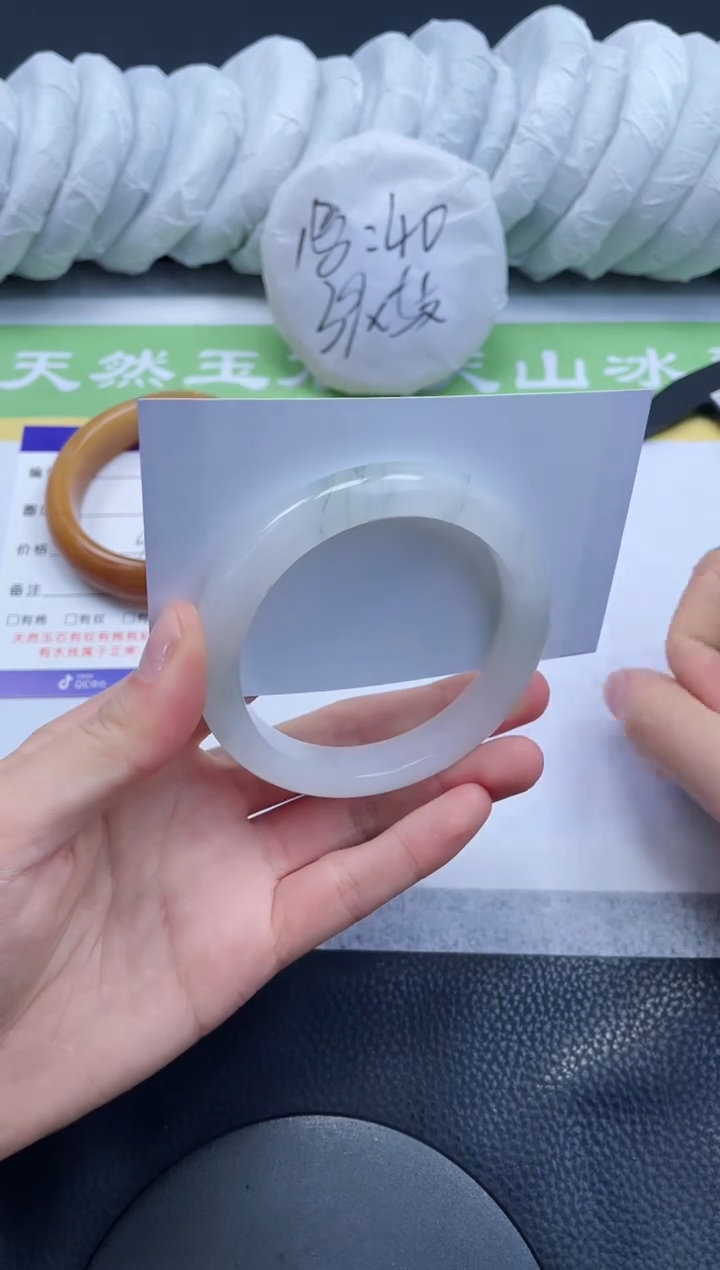 【闪购商品】石英质玉手镯未镶嵌A6-56+