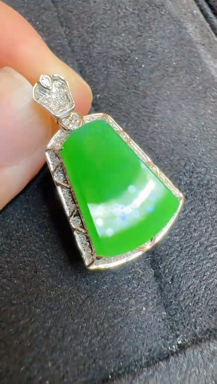 【闪购商品】翡翠吊坠(不含链)18K金镶嵌多样性团购发一件