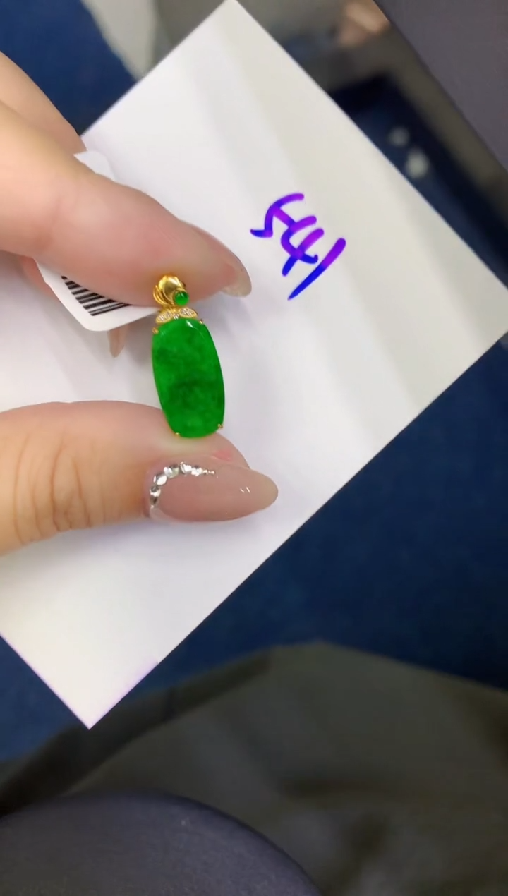 翡翠18K金镶嵌颈饰缅甸天然翡翠A货