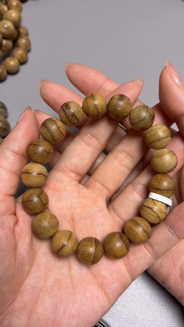 沉香手串达拉干圆珠单圈1.3虎皮微瑕多样性发其一