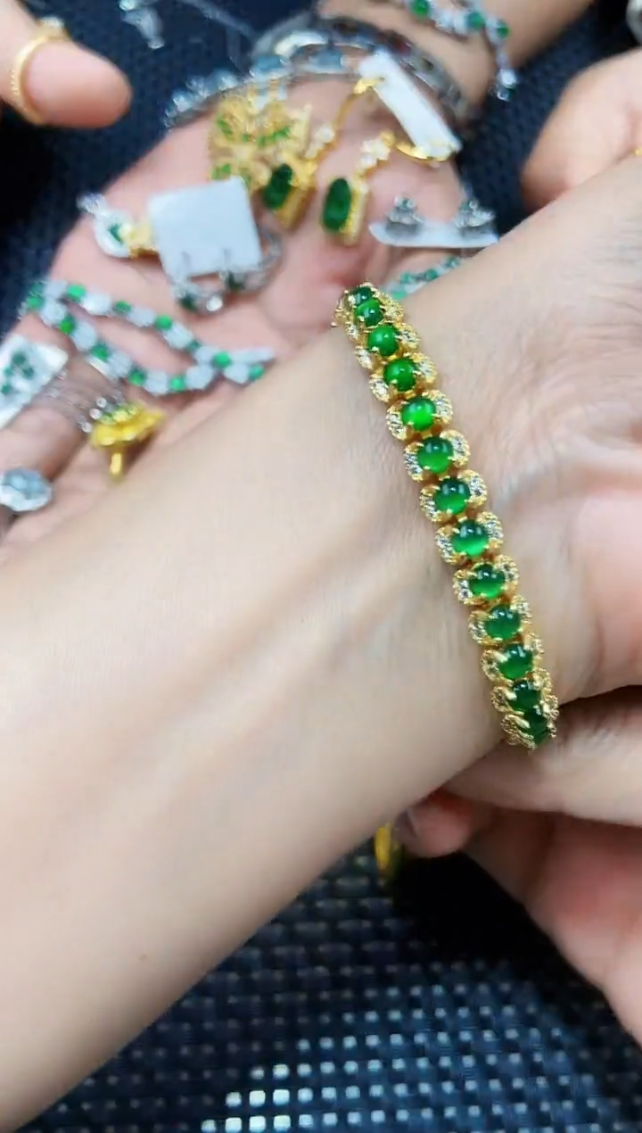 【闪购商品】翡翠手链未镶嵌111111111