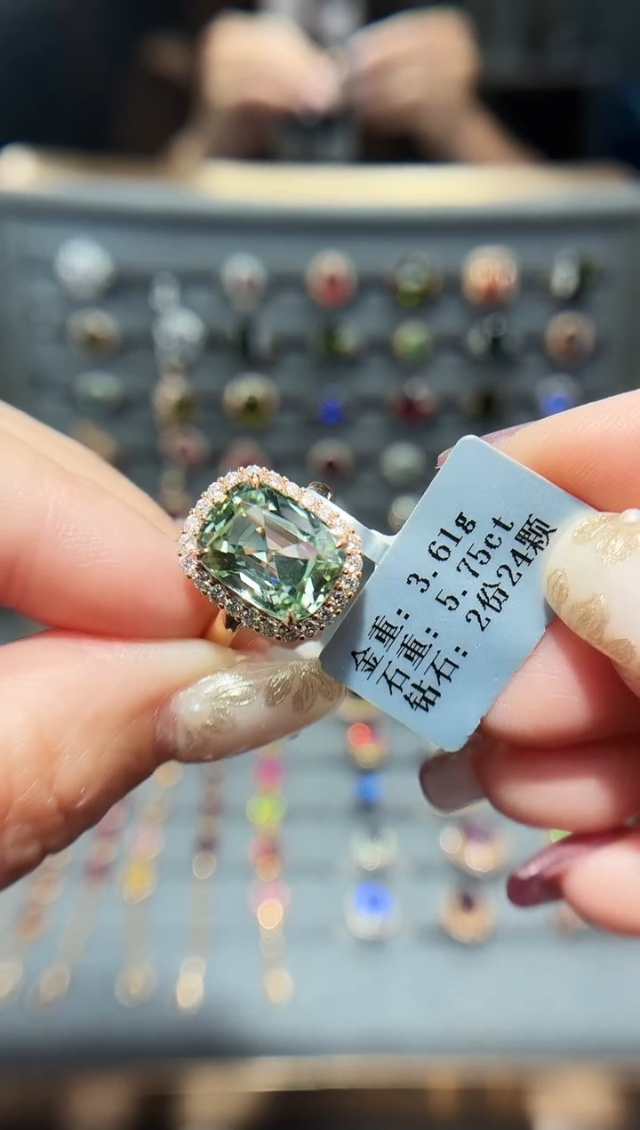 18K金镶嵌戒指碧玺5.75.