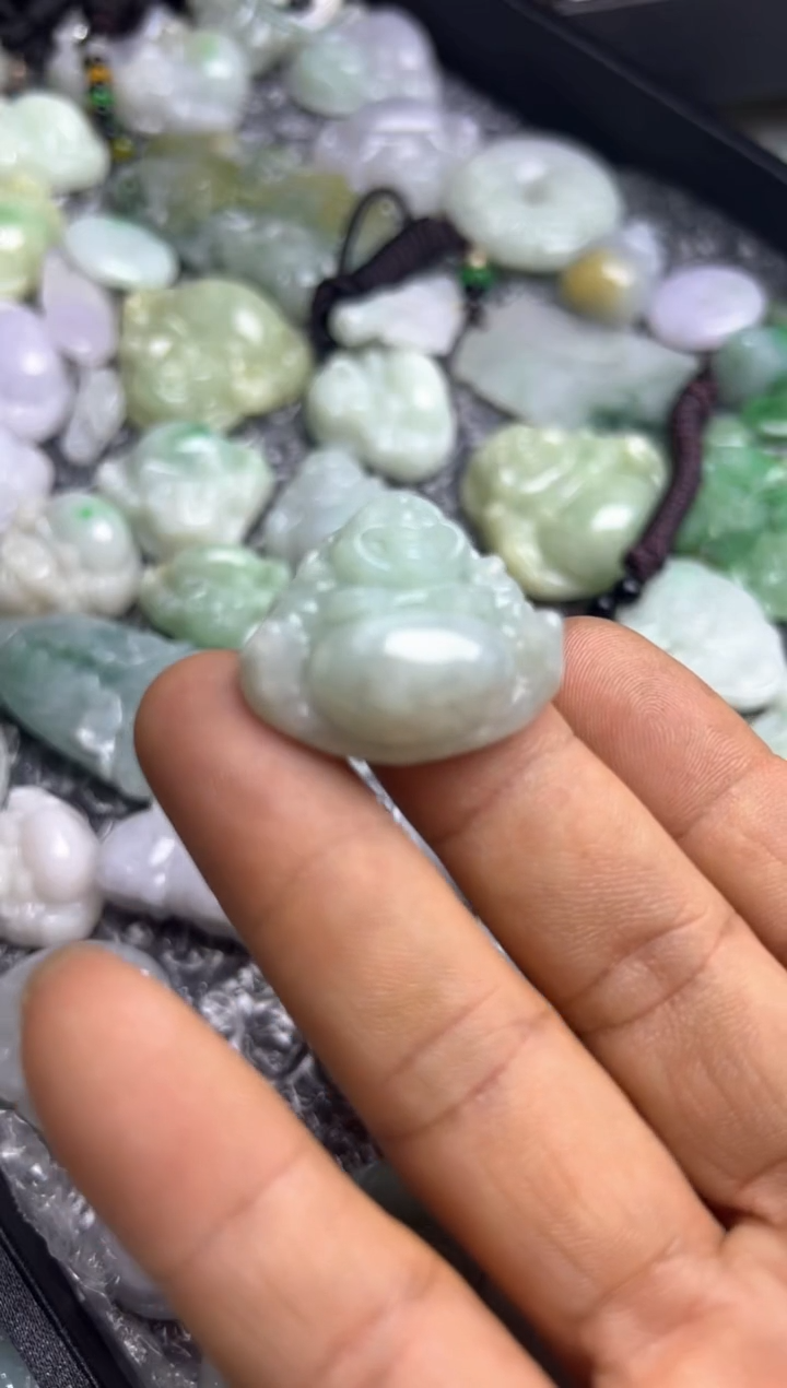 【闪购商品】翡翠吊坠(不含链)未镶嵌佛公