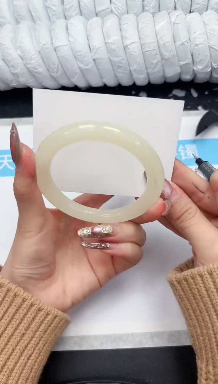 【闪购商品】石英质玉手镯未镶嵌327-蜂蜜水59