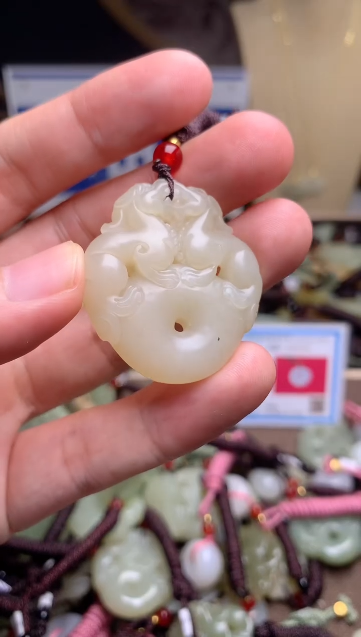 颈饰未镶嵌和田玉1
