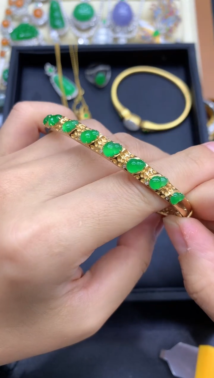 18K金镶嵌手镯翡翠791-中国好珍宝