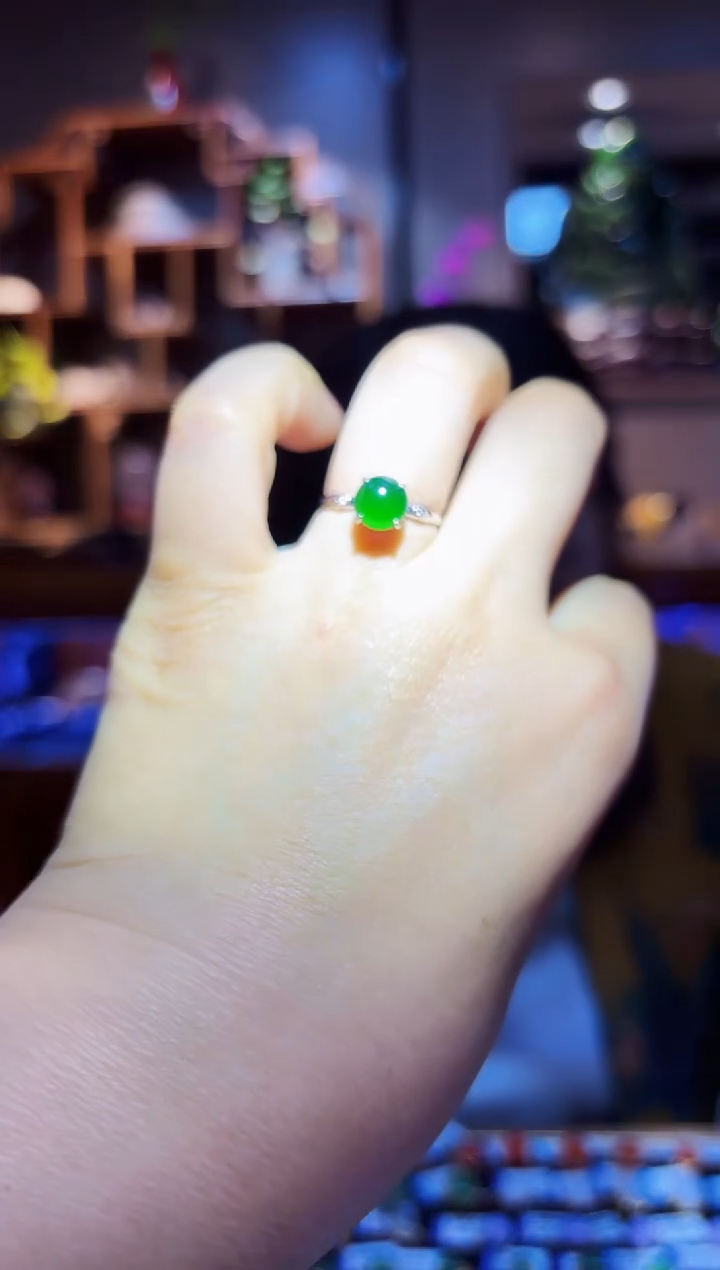 【闪购商品】翡翠颈饰18K金镶嵌戒指