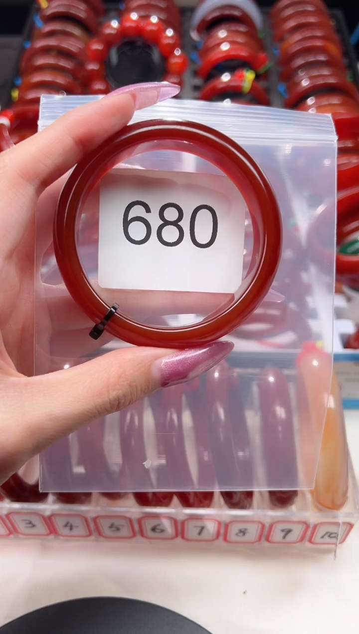 手镯玛瑙/玉髓未镶嵌56圈口*B680