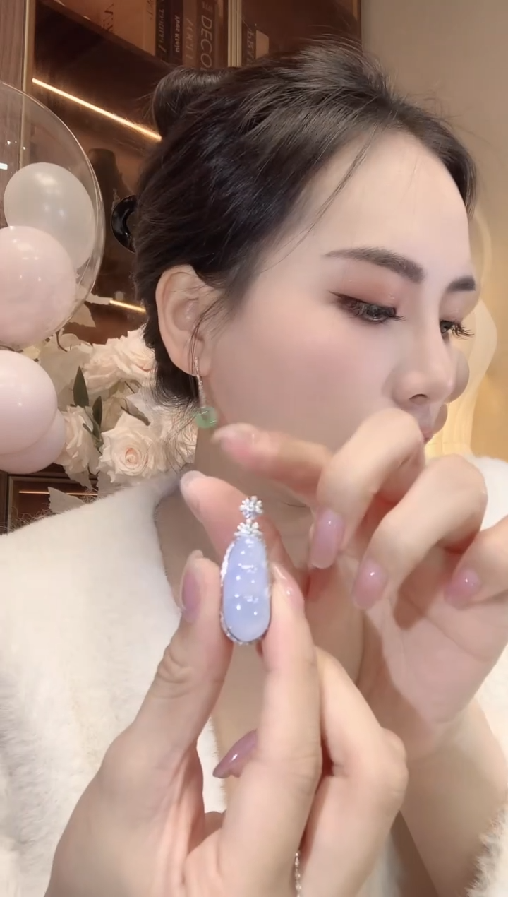 【闪购商品】翡翠吊坠(不含链)18K金镶嵌A60 暗藏