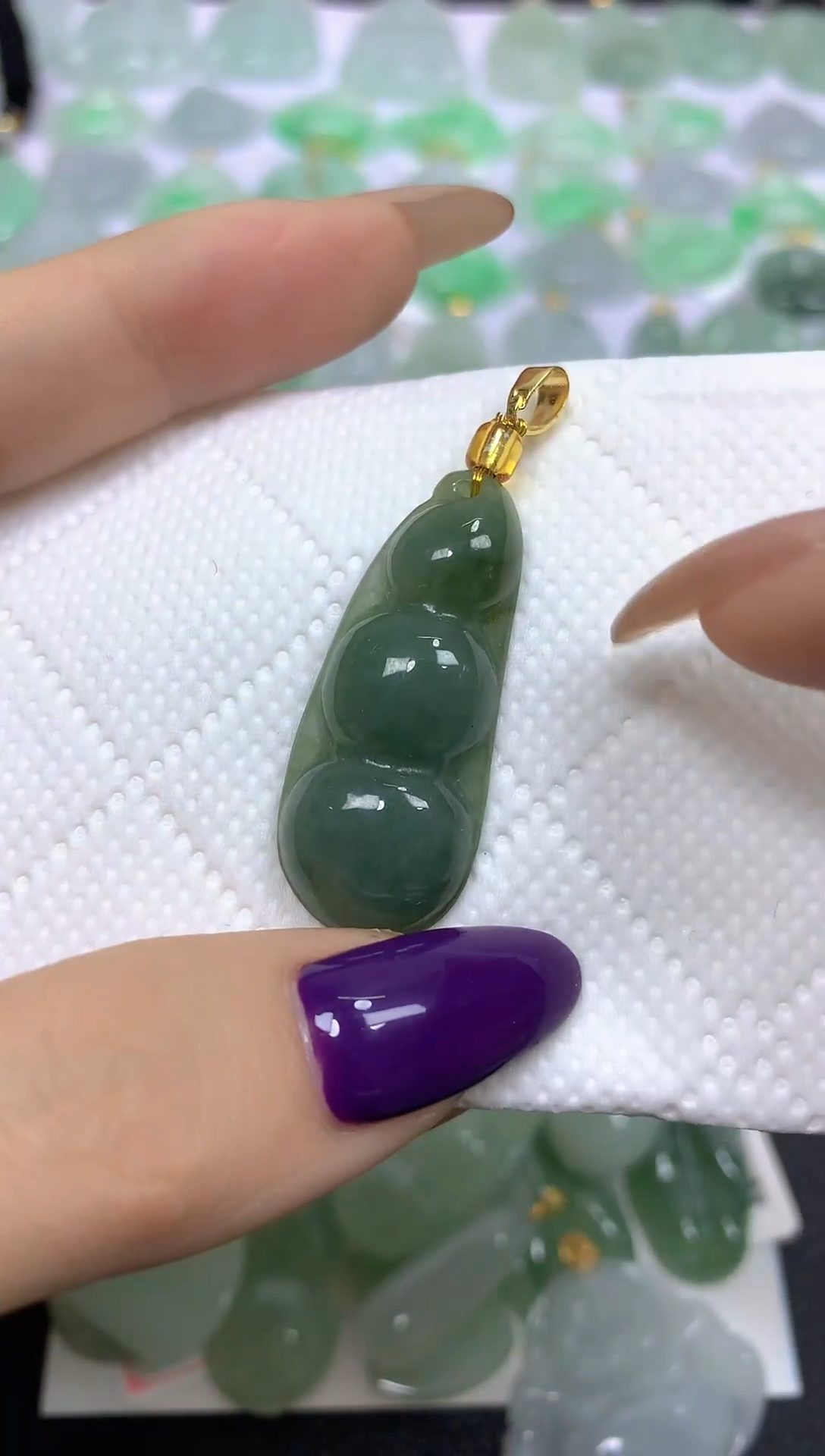 颈饰未镶嵌翡翠 