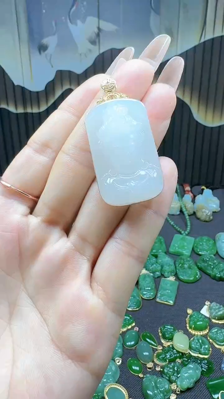 【闪购商品】和田玉挂件18K金镶嵌1