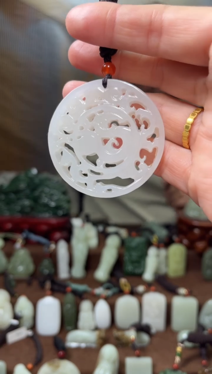 颈饰未镶嵌和田玉·